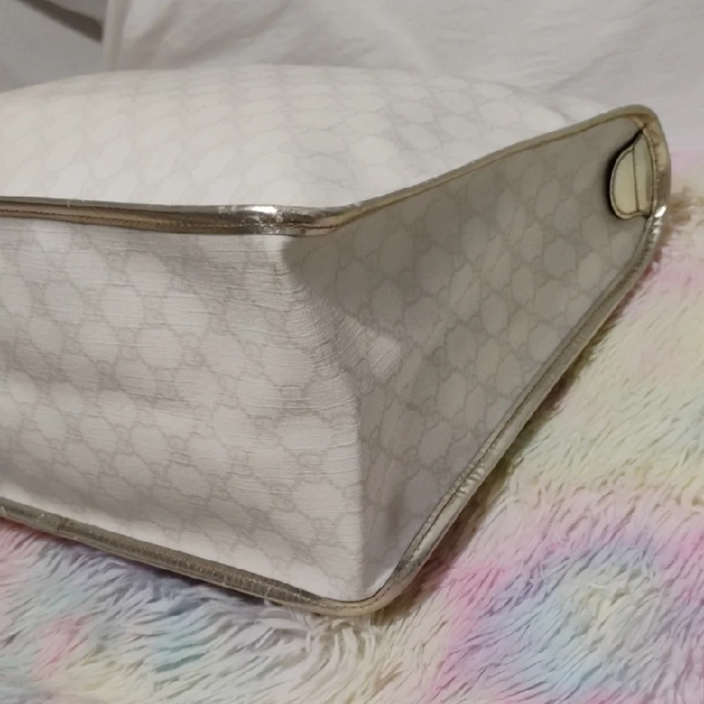 Auth Gucci GG Supreme Joy PVC Leather Metallic Silver & White Tote/Handbag - Picture 8 of 16